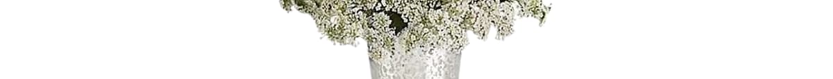 Milieu de table dentelle blanche de teleflora / Teleflora's White Lace Centerpiece