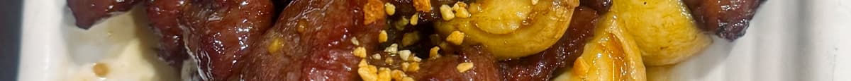 F28. Stir-Fried Diced Beef Tenderloin with Mushroom in Maggi Sauce / 美極魔菇牛柳粒