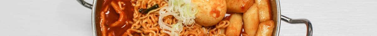 Rapokki (Topokki With Ramen Noodle)  라볶이