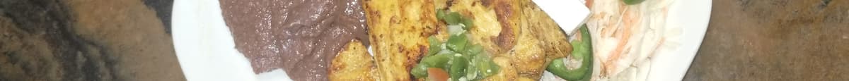 24. Platillo de Pechuga a la Plancha / 24. Grilled Chicken Breast Plate