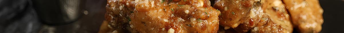 Traditional Garlic Parmesan - 6 Wings