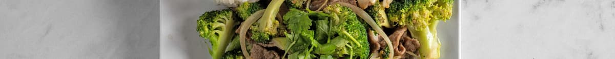 44. Beef Broccoli with Rice / Cơm Bò Xào Bông Cải