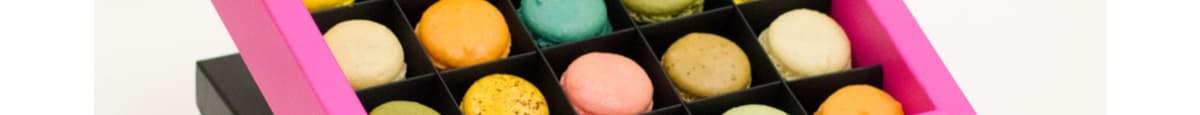 Deluxe Pink Gift Box of 20 Macarons