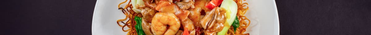 231. Cantonese Chow Mein (Shrimp, BBQ Pork & Bean Sprouts) / 廣東炒麵