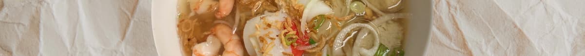 29.  Seafoods Egg Noodle Soup/ Mì Hải Sản
