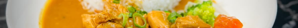 Steamed rice with Red Curry Chicken - CƠM GÀ CURRY