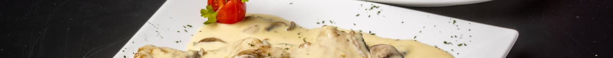 Pechuga Con Champiñones / Chicken Breast with Mushrooms