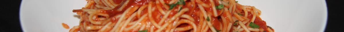 Spaghetti sauce tomate et basilic / Spaghetti with Tomato Sauce and Basil