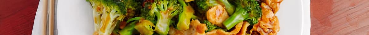 L4. Chicken with Broccoli ( 芥兰鸡)