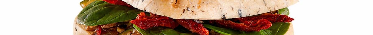 Sandwich végétarien sur pain aux olives / Vegetarian sandwich on olive bread