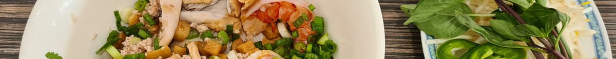 2.   Special Combo Jumbo Shrimps, Pork with Egg Noodle Soup/ Mì Tôm Càng Đặc Biệt