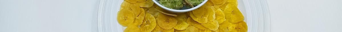 4. Chips de Plátano Verde con Guacamole / 4. Green Plantain Chips with Guacamole
