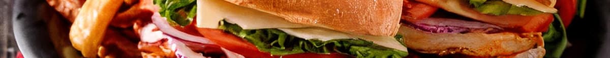 Assiette Sandwich Deluxe Supreme au Poulet / Deluxe Supreme Chicken Sandwich Plate