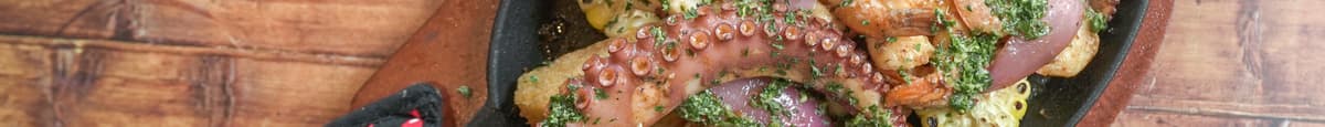 Parrilla de Pulpo y Camarones / Octopus & Shrimp