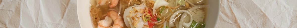 30. Seafood Rice Noodle Soup/ Hủ Tiếu Hải Sản