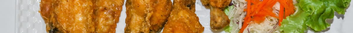11. Cánh Gà Chiên Giòn Vị Cajun (6 Cái) / Crispy Cajun-seasoned Fried Chicken Wings (6 Wings)