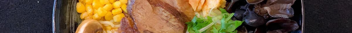 CC16. Braised Pork & shrimp cake w/ Laksa Broth noodle soup 滷肉叻沙拉麵