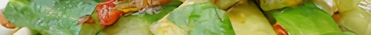 H7. 刀拍黄瓜 / Spicy Cucumber Salad