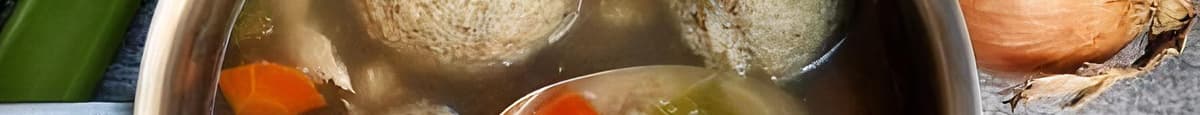 Chicken Soup with Matzo Balls (32oz)