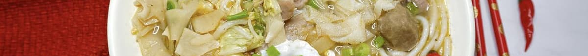 霸王牛杂汤粉 / Beef Tripe Ultimate Spicy Rice Noodle Soup