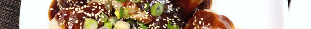 Raviolis du Hunan (6) / Dumplings in Peanut Sauce (6)