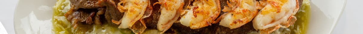 Huarache de Asada y Camarones / Shrimp and Asada Huarache