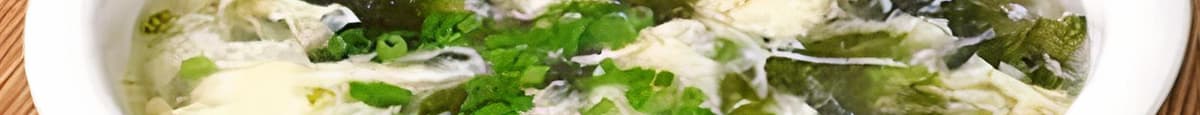 2. 紫菜蛋花汤 / Egg Drop Soup with Seaweed