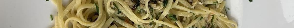 Garlic Pasta with Baby Clams
