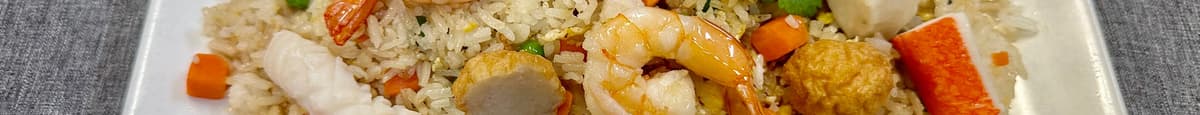 44. Seafood combination / Cơm Chiên Đồ Biển