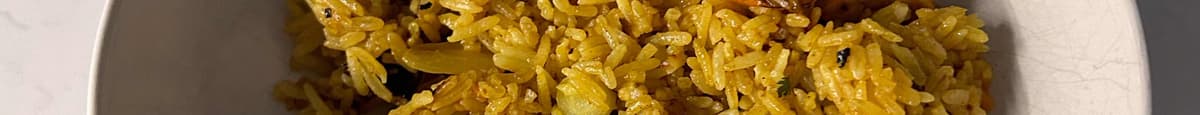 36. Yellow Curry Fried Rice / ข้าวผัดผงกะหรี