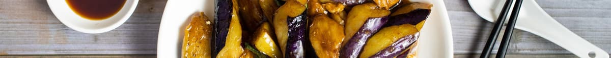 Eggplant, Tofu & Basil W/ Satay Sauce (Comes with Rice & Veggie Spring Roll)