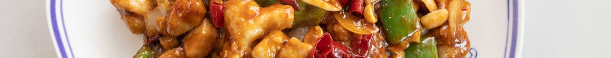 L32. Kung Pao Chicken with Peanut & Spicy Sauce