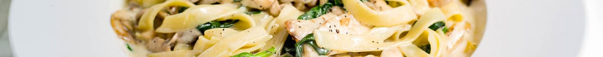 Fettuccini Alfredo with Spinach and Mushrooms