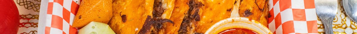 Quesitacos de Birria de Borrego / Spicy Lamb Meat Quesitacos
