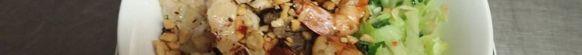 24. Bœuf et poulet grillé et brochette de crevettes / Grilled Beef and Chicken and Shrimp Skewers