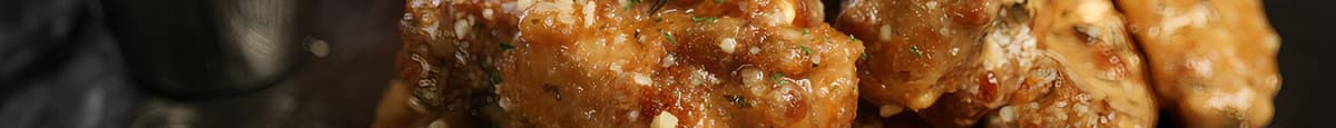 Traditional Wings - Garlic Parmesan (8)
