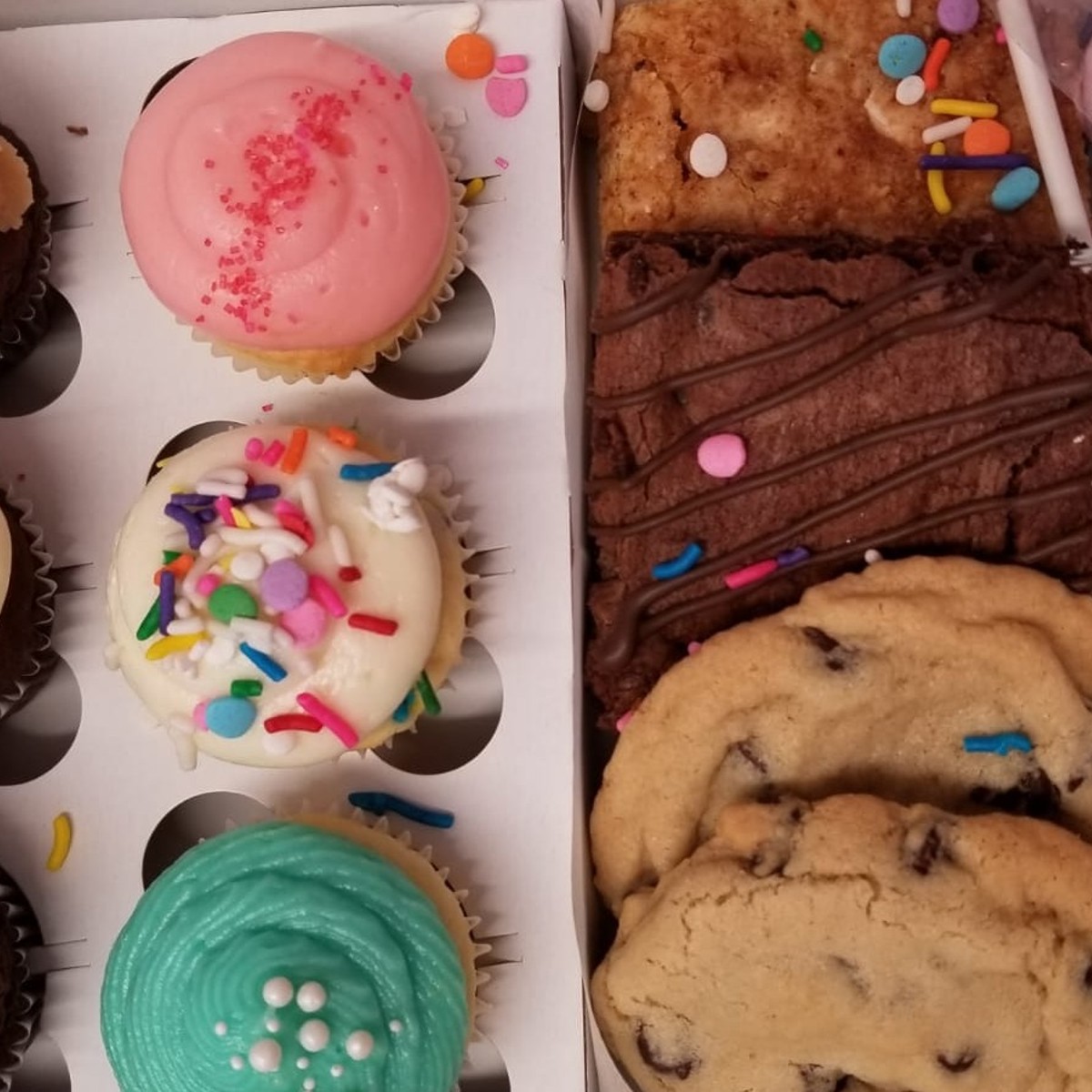 6 Pack Assorted Cupcakes - Sin Desserts