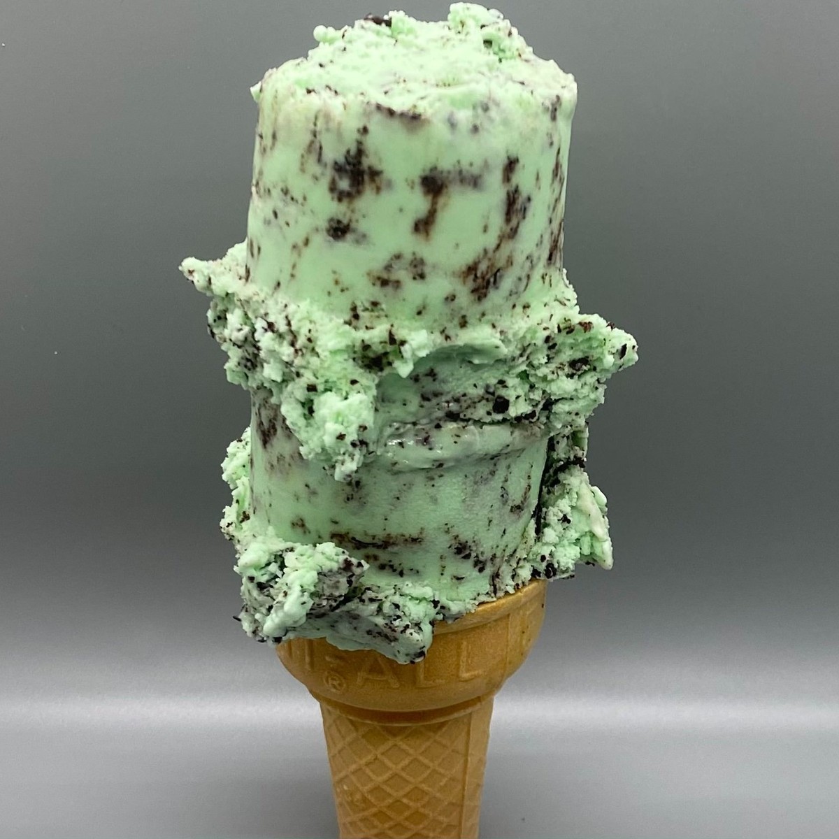 Thrifty Ice Cream scoop! A mint chip cone at home.