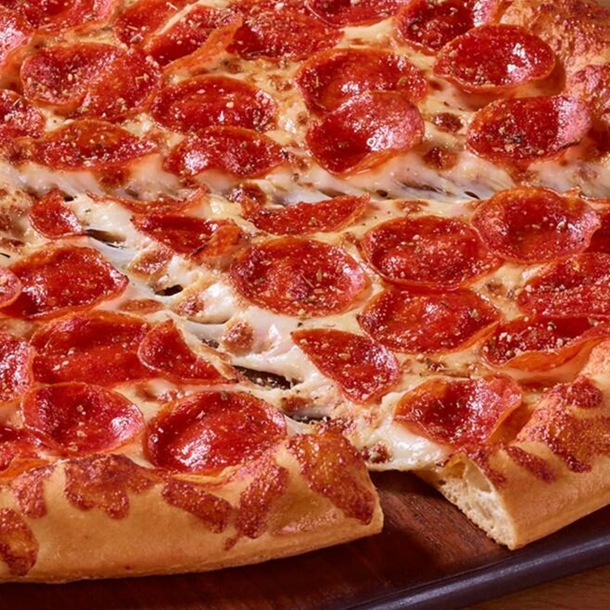 Pizza Hut to Showcase Big New Yorker Pizza During Super Bowl