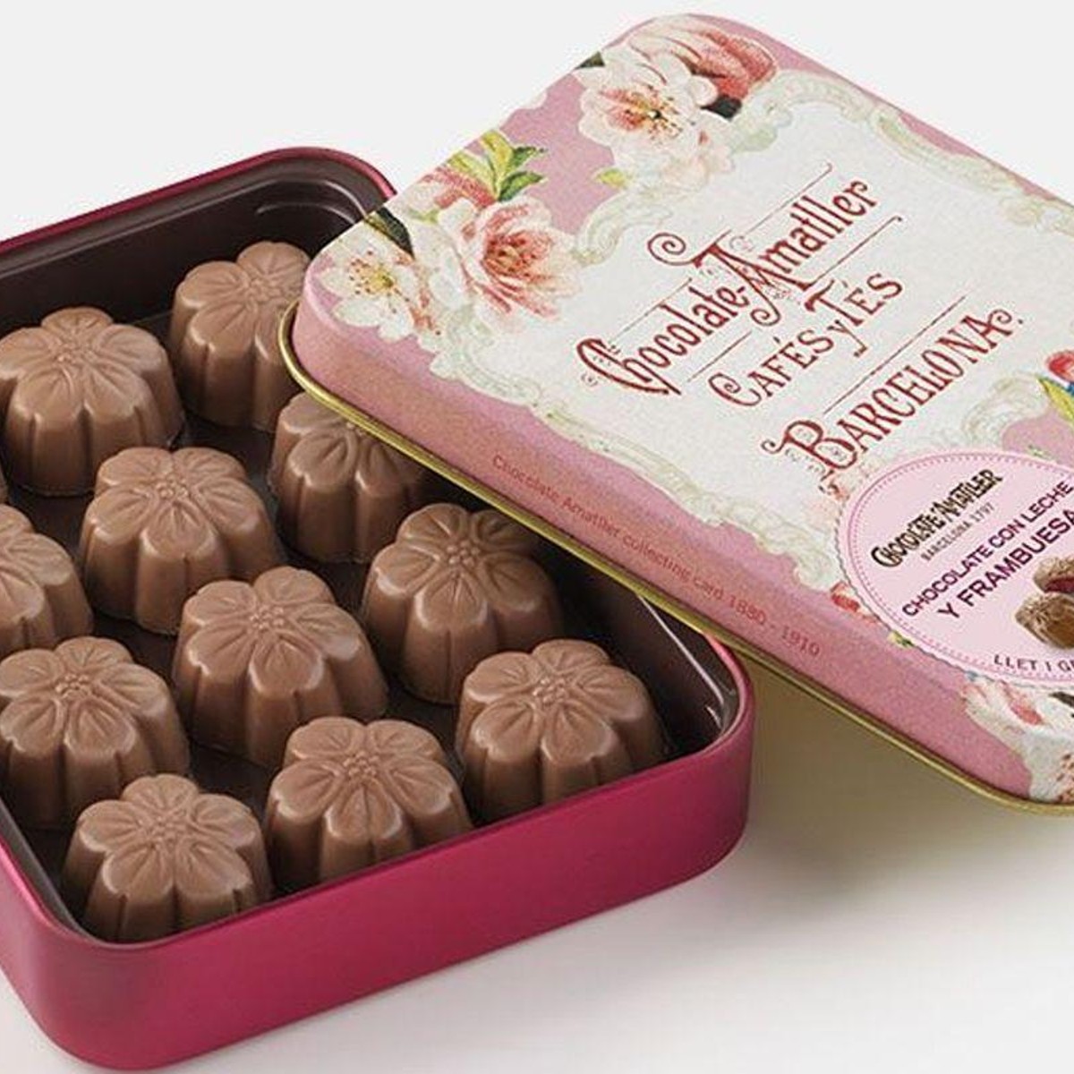 Grand Ferrero Rocher Premium Dark Chocolate Hazelnut Luxury Chocolate  Holiday Gift, 4.4 oz - Fry's Food Stores