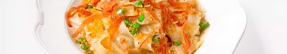 PAPPARDELLE WITH PROSCIUTTO & PEAS
