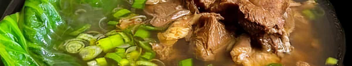 Beef-Stew Noodle Soup 秘制牛肉汤面