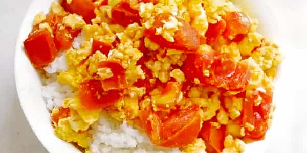 Stir Fried Tomatoes and Eggs Rice Bowl