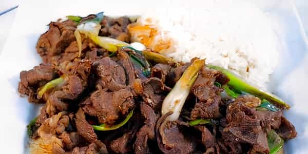 Stir Fried Mongolia Sliced Lamb with Cumin & Onion Rice Bowl