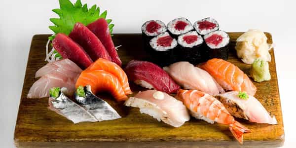Sushi-Sashimi Combination Platter