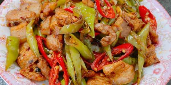 Stir-Fried Beef Tallow with Green Pepper