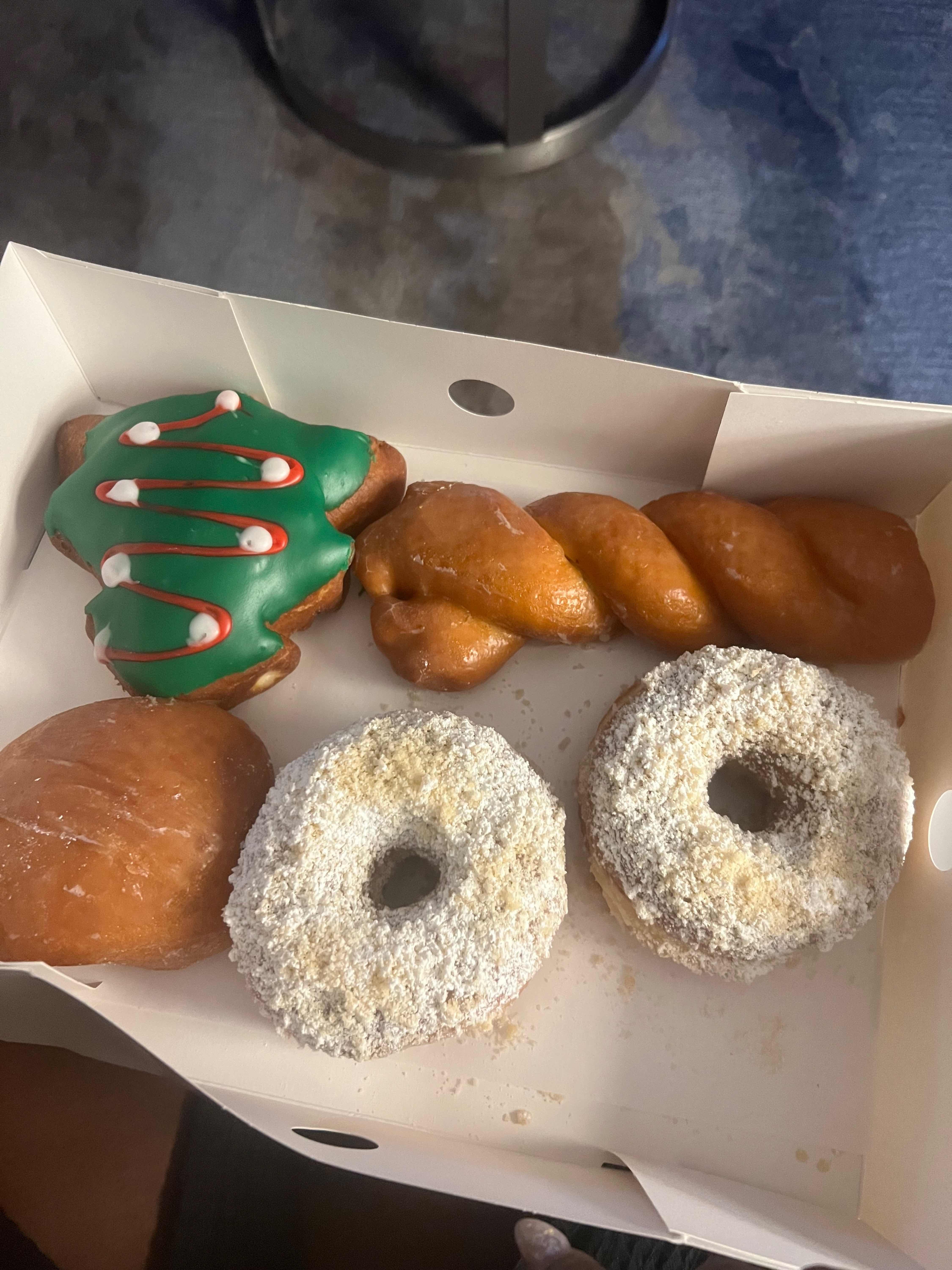 Dash Mini Donut Maker for Sale in Pasadena, CA - OfferUp